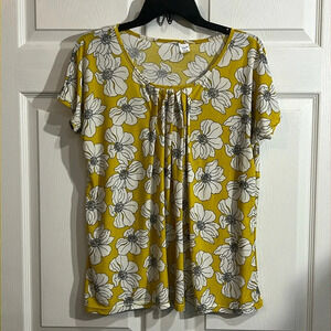 Trucci women’s blouse - yellow with white flowers - size Medium